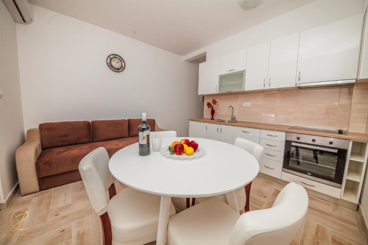 Apartments Ruzmarin แฮร์เซ็ก-โนวี ภายนอก รูปภาพ