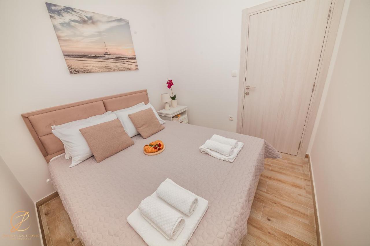 Apartments Ruzmarin แฮร์เซ็ก-โนวี ภายนอก รูปภาพ