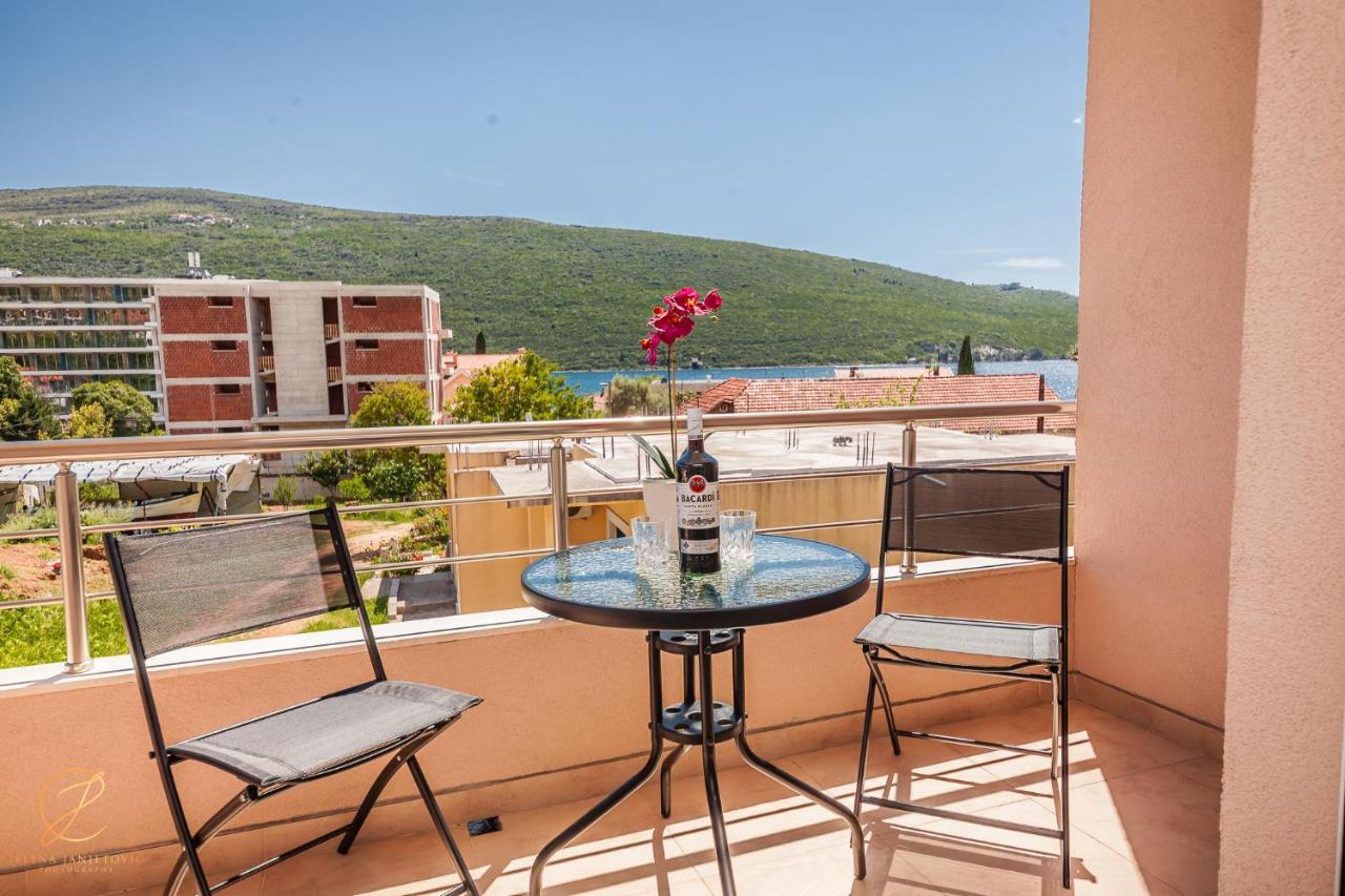 Apartments Ruzmarin แฮร์เซ็ก-โนวี ภายนอก รูปภาพ
