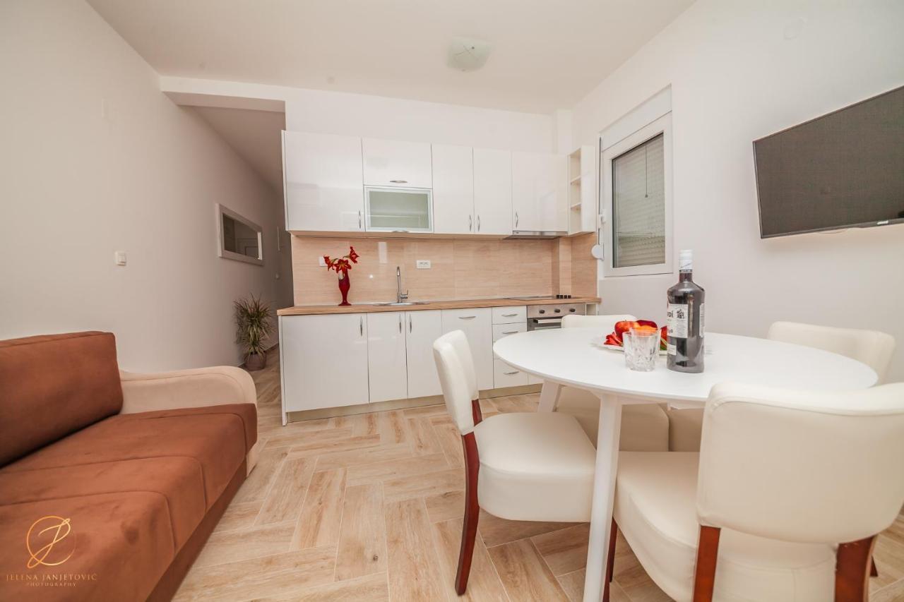 Apartments Ruzmarin แฮร์เซ็ก-โนวี ภายนอก รูปภาพ