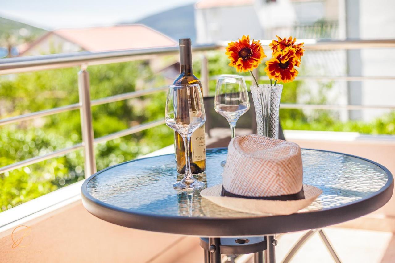 Apartments Ruzmarin แฮร์เซ็ก-โนวี ภายนอก รูปภาพ