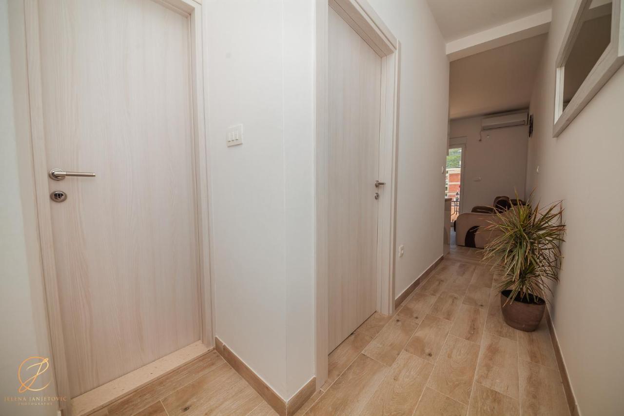 Apartments Ruzmarin แฮร์เซ็ก-โนวี ภายนอก รูปภาพ