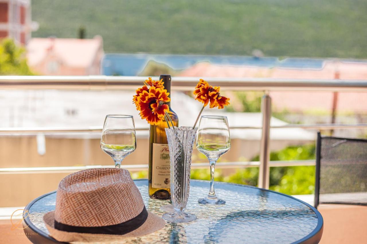Apartments Ruzmarin แฮร์เซ็ก-โนวี ภายนอก รูปภาพ