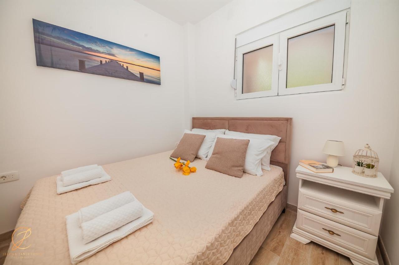 Apartments Ruzmarin แฮร์เซ็ก-โนวี ภายนอก รูปภาพ