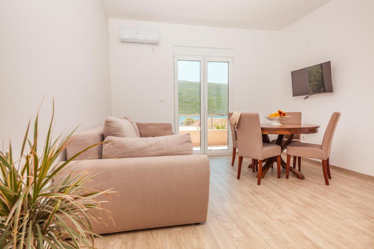 Apartments Ruzmarin แฮร์เซ็ก-โนวี ภายนอก รูปภาพ