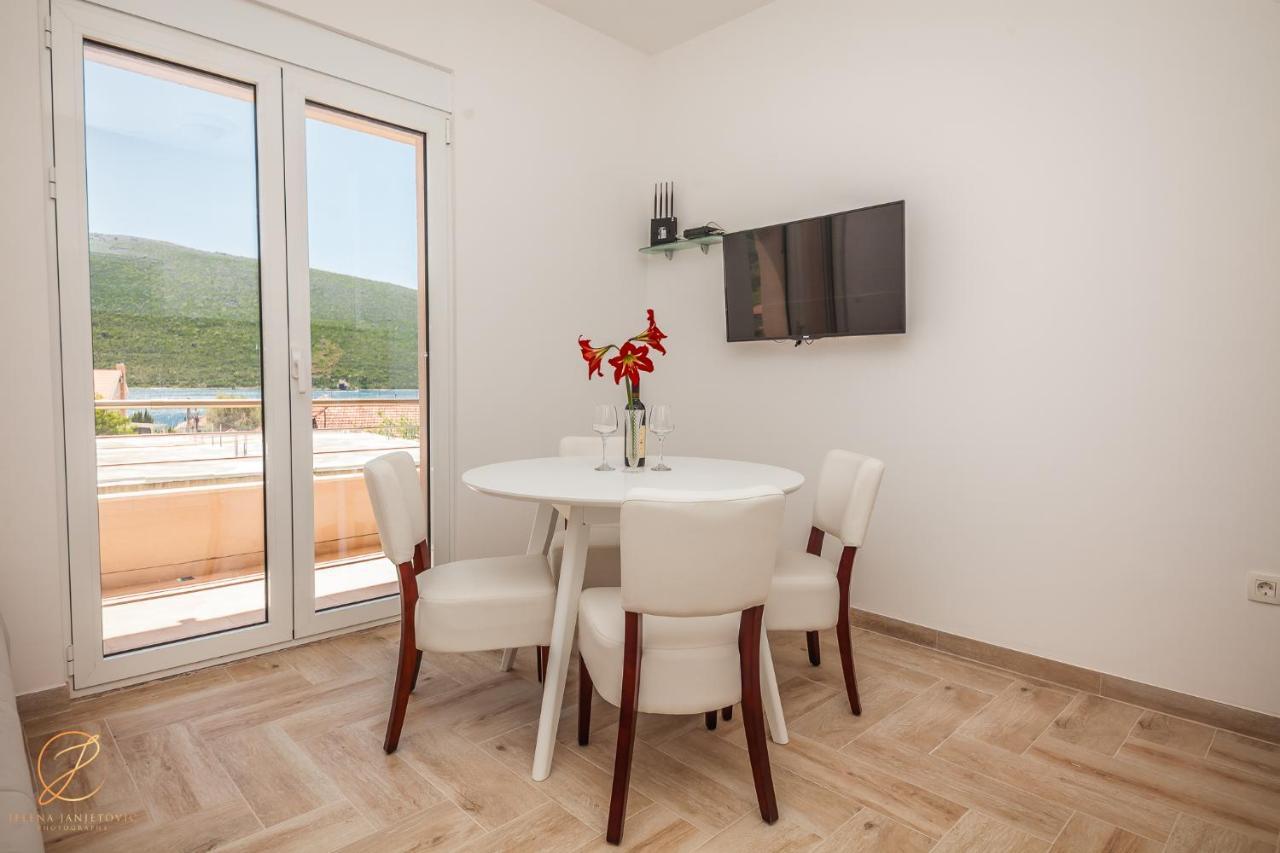 Apartments Ruzmarin แฮร์เซ็ก-โนวี ภายนอก รูปภาพ