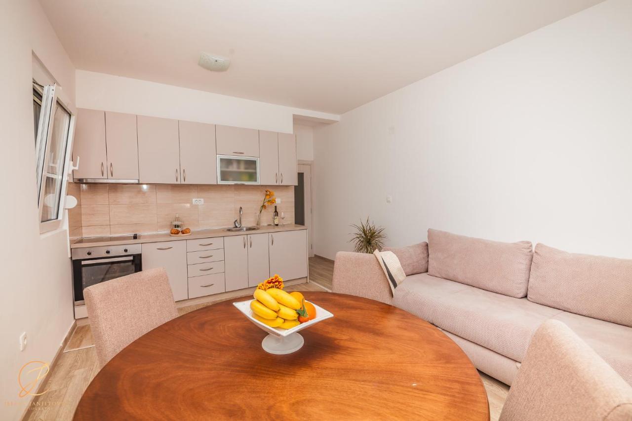 Apartments Ruzmarin แฮร์เซ็ก-โนวี ภายนอก รูปภาพ