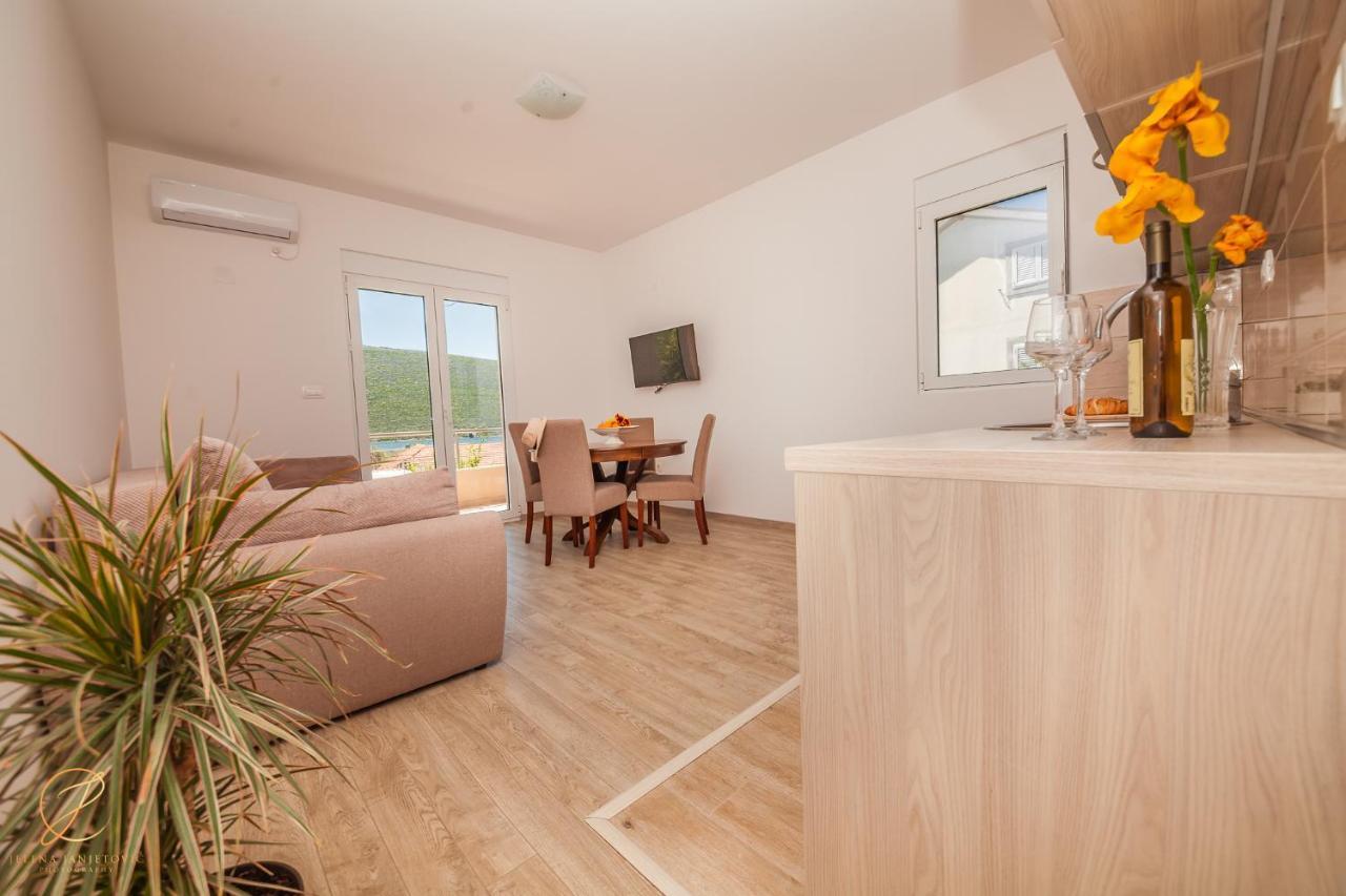 Apartments Ruzmarin แฮร์เซ็ก-โนวี ภายนอก รูปภาพ