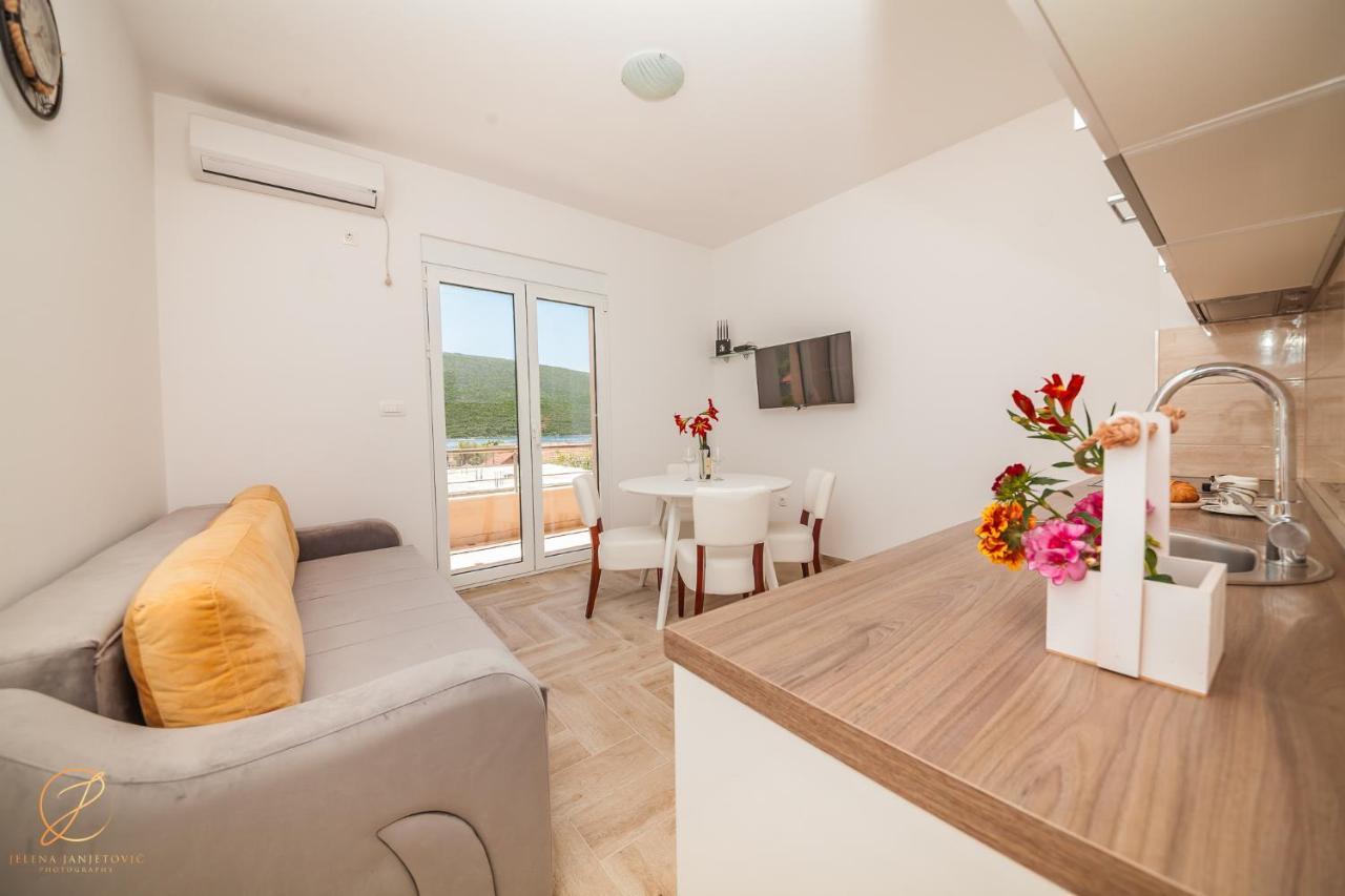 Apartments Ruzmarin แฮร์เซ็ก-โนวี ภายนอก รูปภาพ