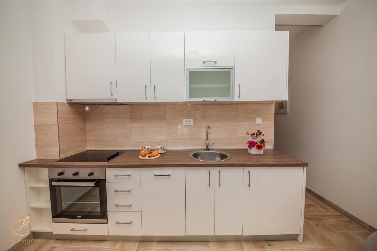 Apartments Ruzmarin แฮร์เซ็ก-โนวี ภายนอก รูปภาพ